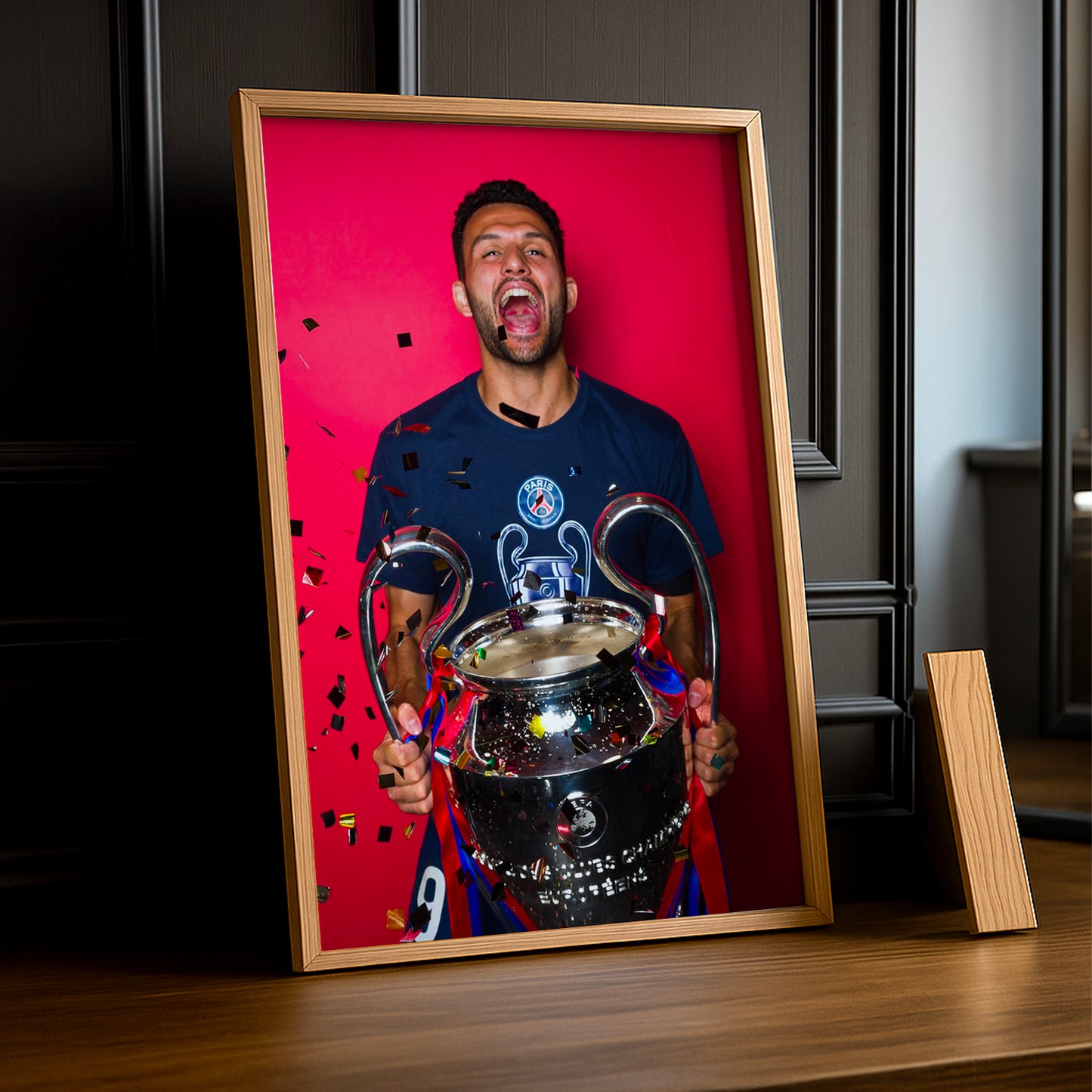 Cadre Photo Gonçalo Ramos – Trophée Champions League 2026 Fond Rose | PSG TonCadre