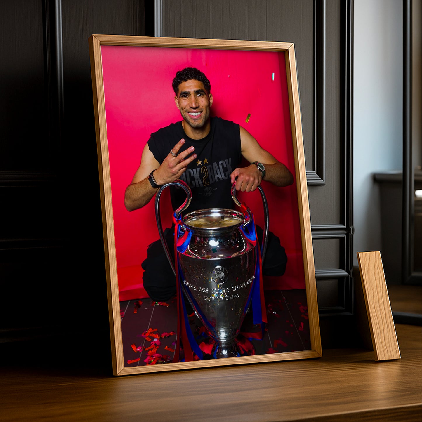 Cadre Photo Hakimi – Back 2 Back Trophée Champions League 2026 Fond Rose | PSG TonCadre