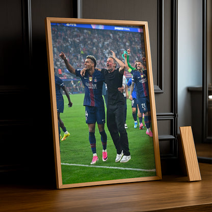 Cadre Photo Luis Enrique & Désiré Doué – Célébration Champions League 2026 | PSG TonCadre