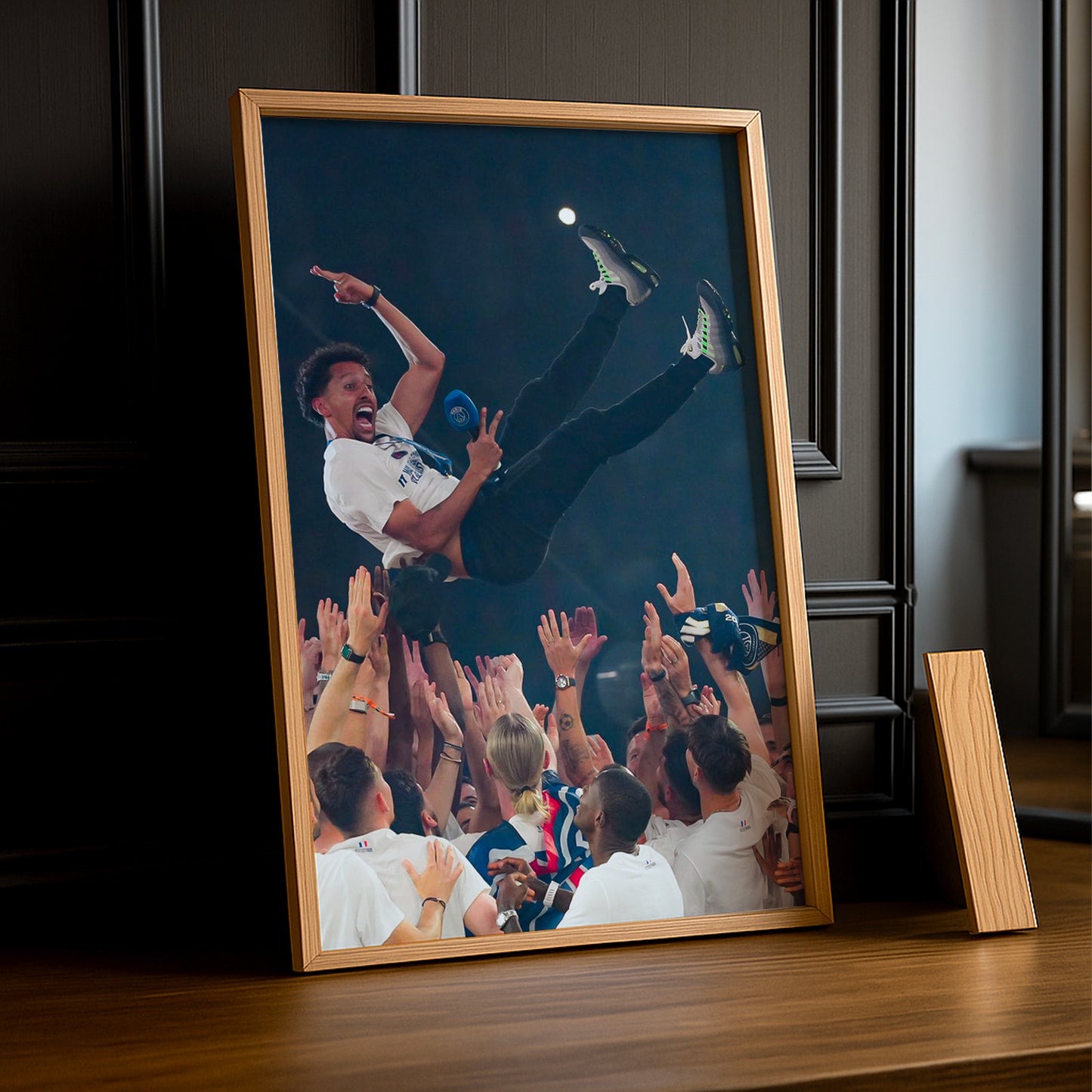 Cadre Photo Luis Enrique – Porté en Triomphe au Parc des Princes 2026 | PSG TonCadre