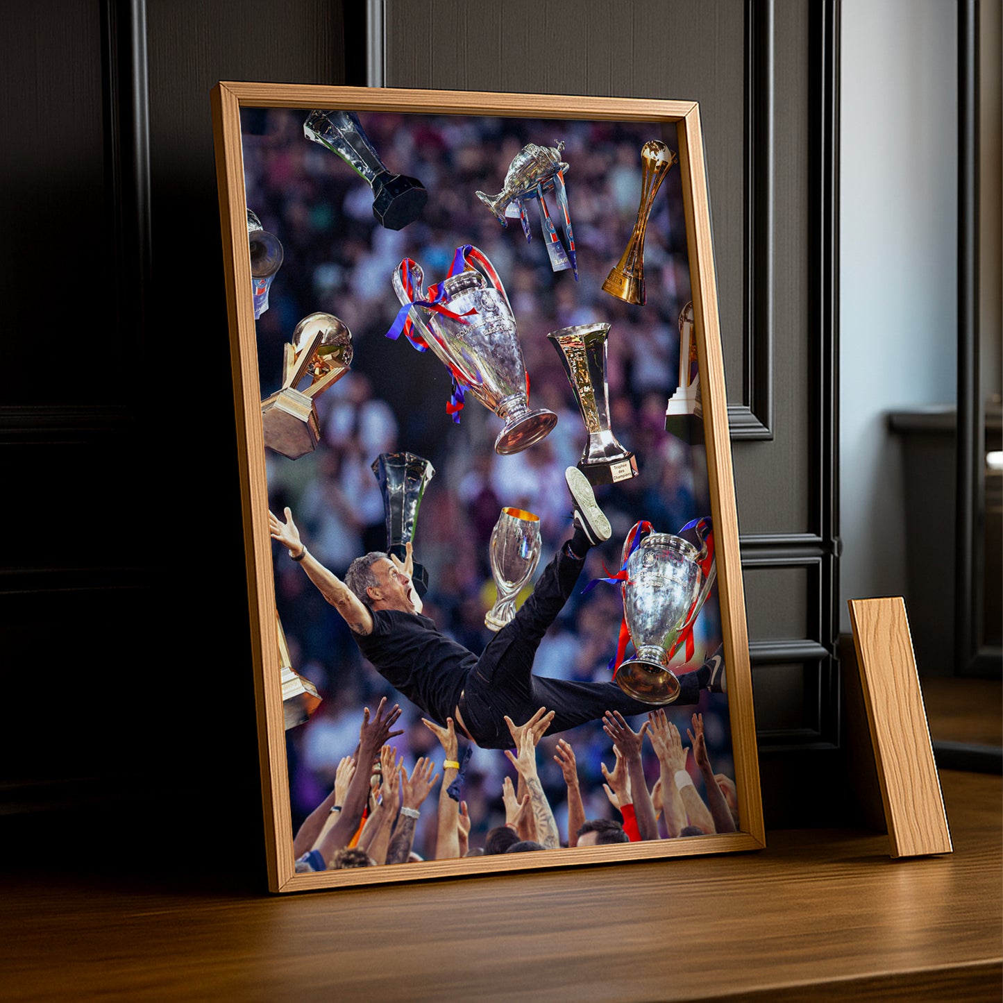 Cadre Photo Luis Enrique – Porté en Triomphe par les Joueurs PSG 2026 TonCadre