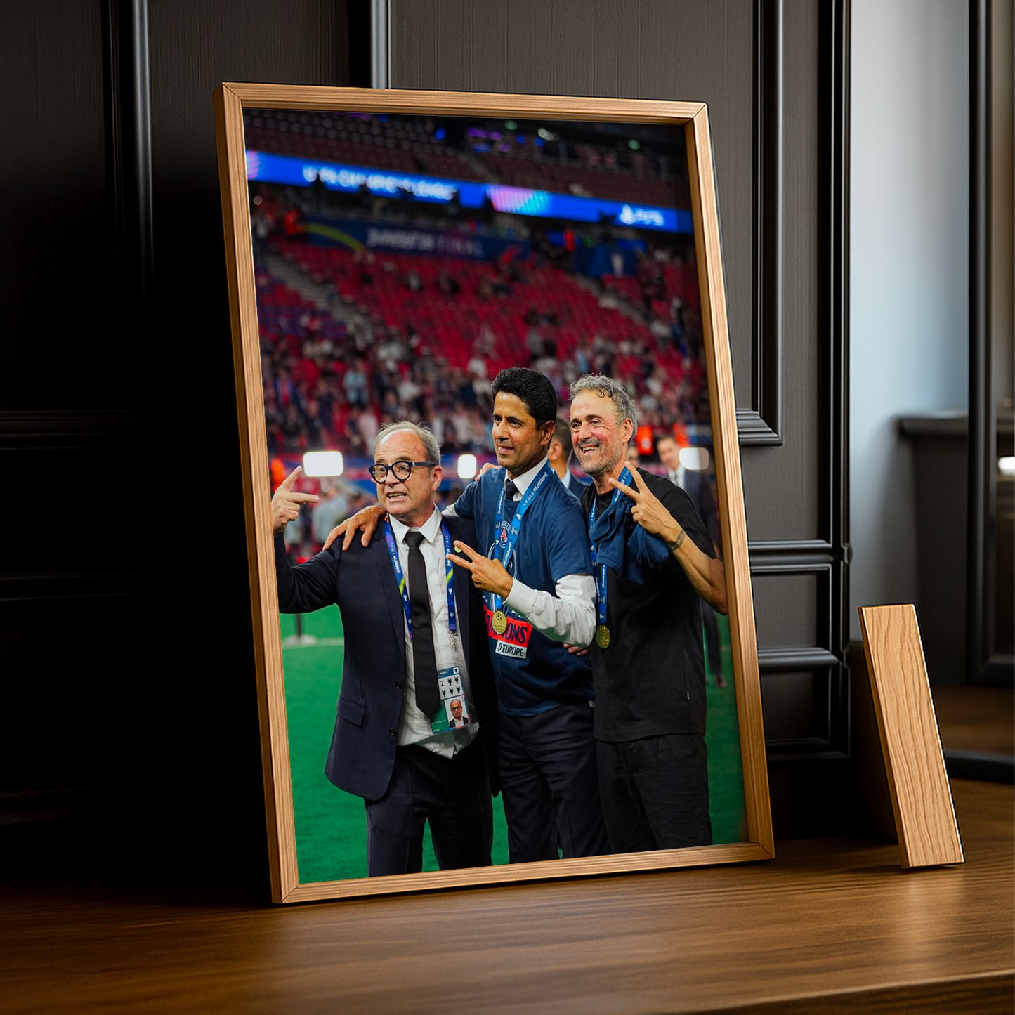 Cadre Photo Nasser & Luis Enrique – Célébration Champions League 2026 | PSG TonCadre