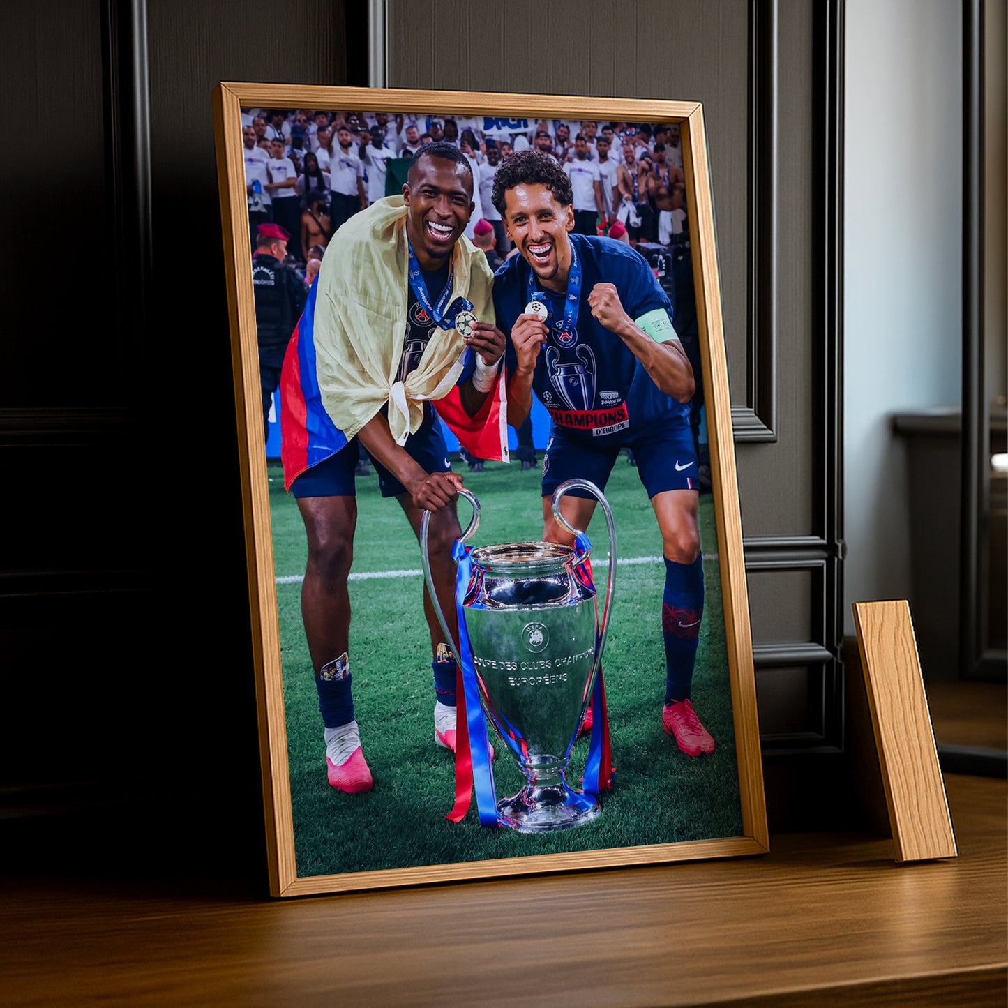 Cadre Photo Pacho & Marquinhos – Trophée Champions League 2026 | PSG TonCadre