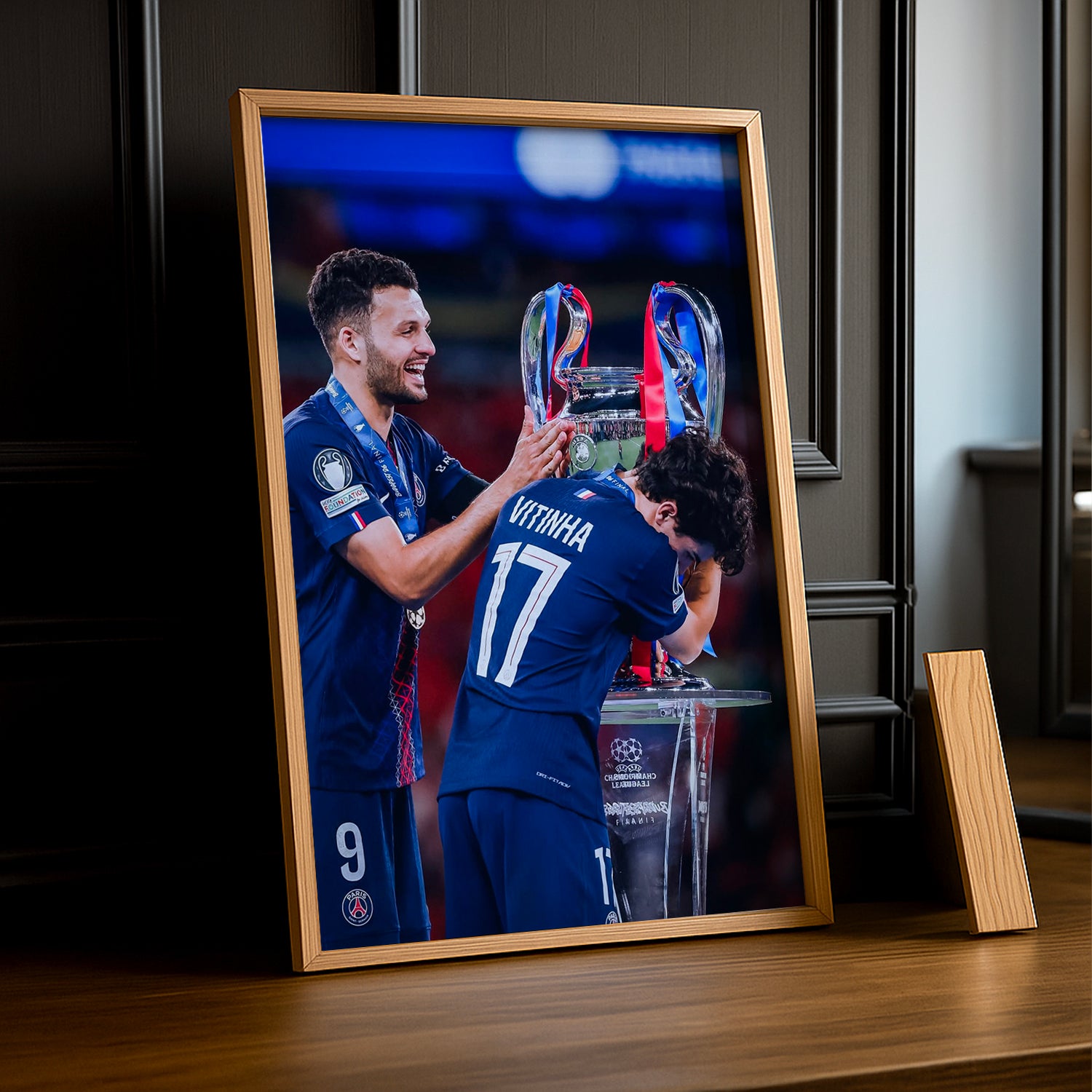 Cadre Photo Vitinha & Ramos – Trophée Champions League 2026 | PSG TonCadre