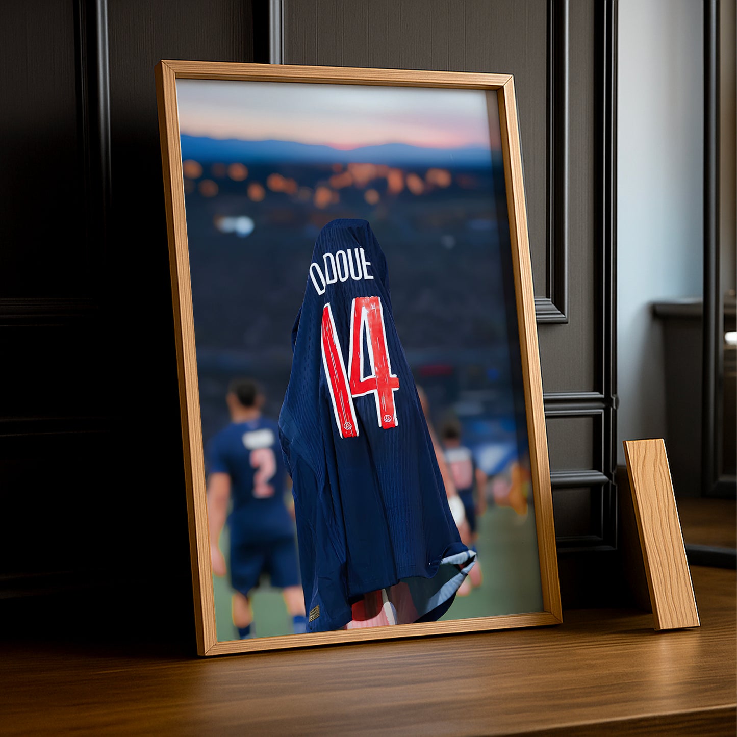 Poster encadrée Paris Saint-Germain - Désiré Doué Maillot