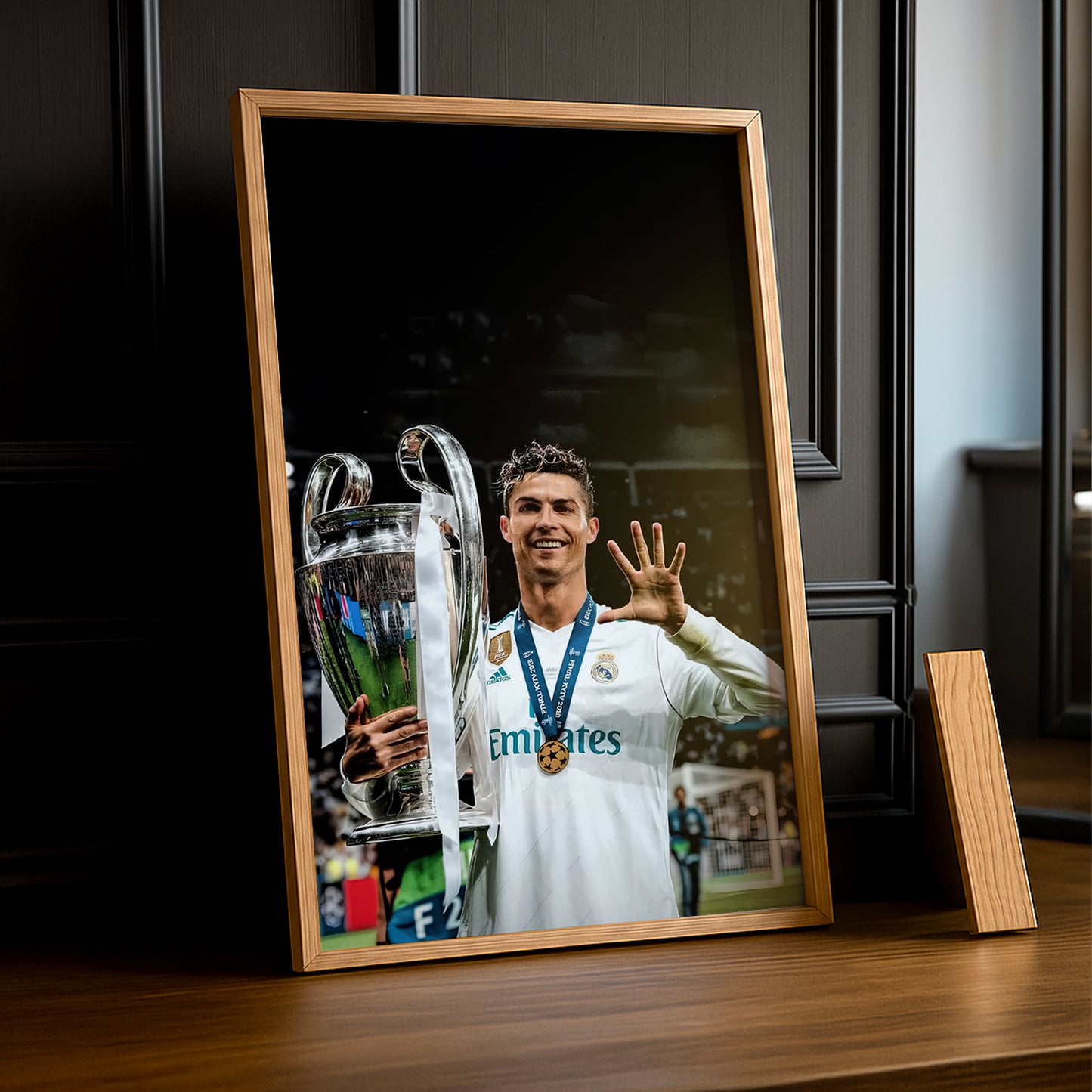 Cadre Photo Cristiano Ronaldo CR7 Real Madrid La Manita – Affiche HD Encadrée Papier Premium