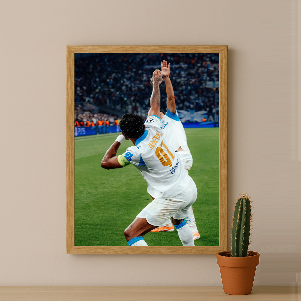 Poster encadrée Olympique de Marseille - Célébration Aubameyang