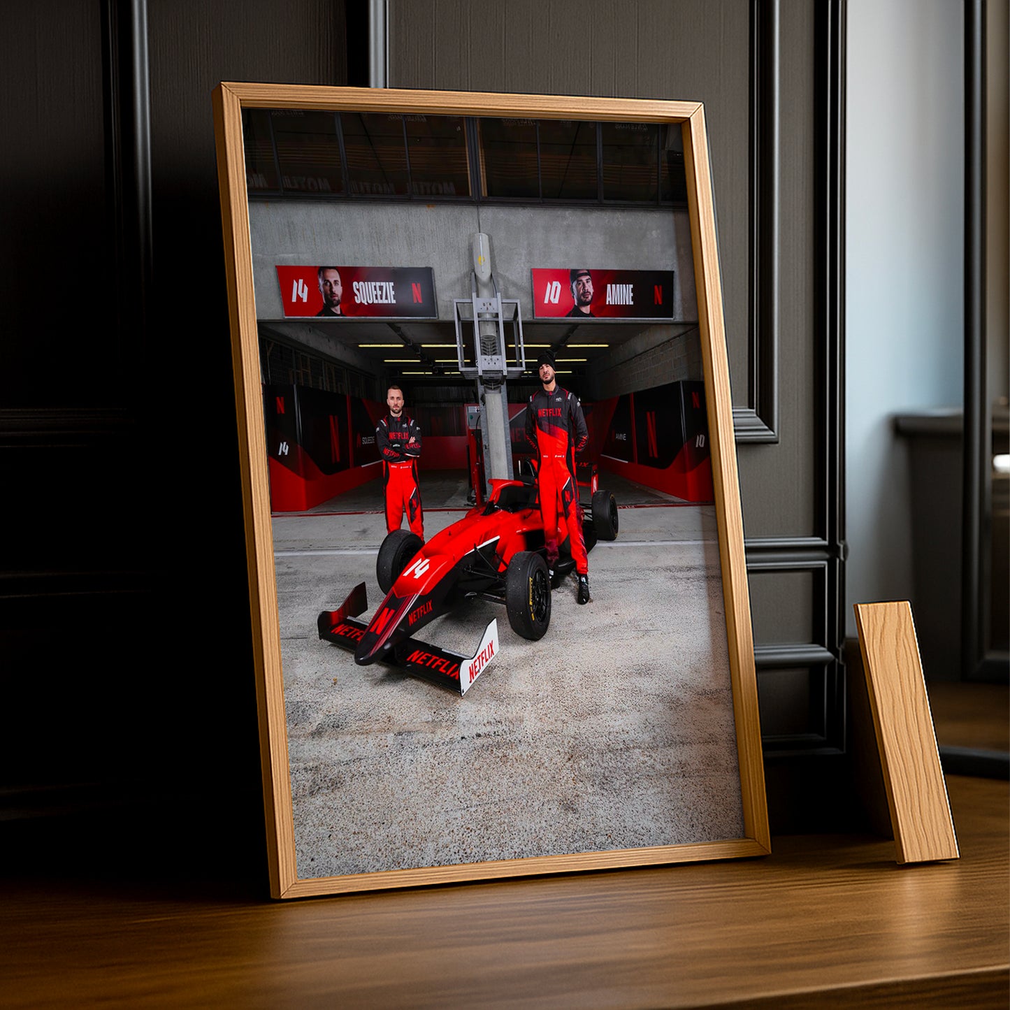 Poster encadrée GP Explorer - Écurie Netflix Squeezie x AmineMaTue