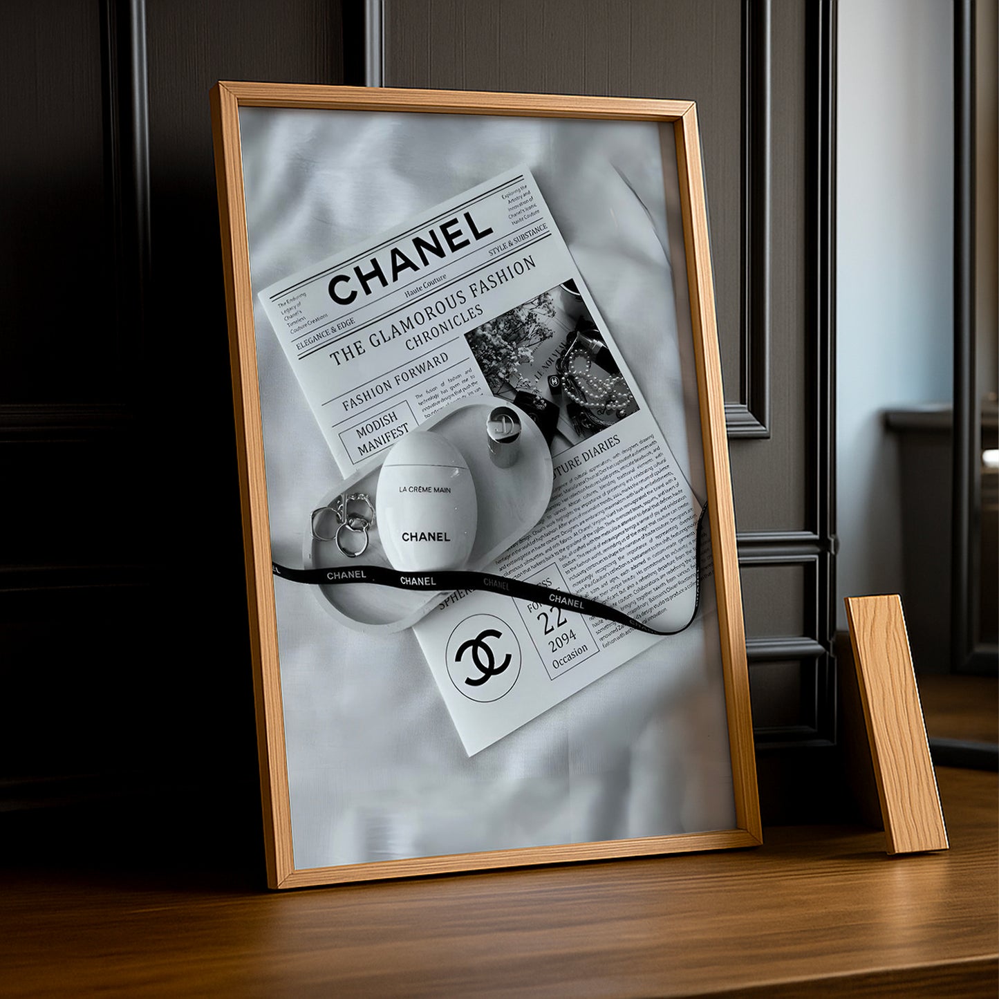 Cadre photo Chanel - Journaux