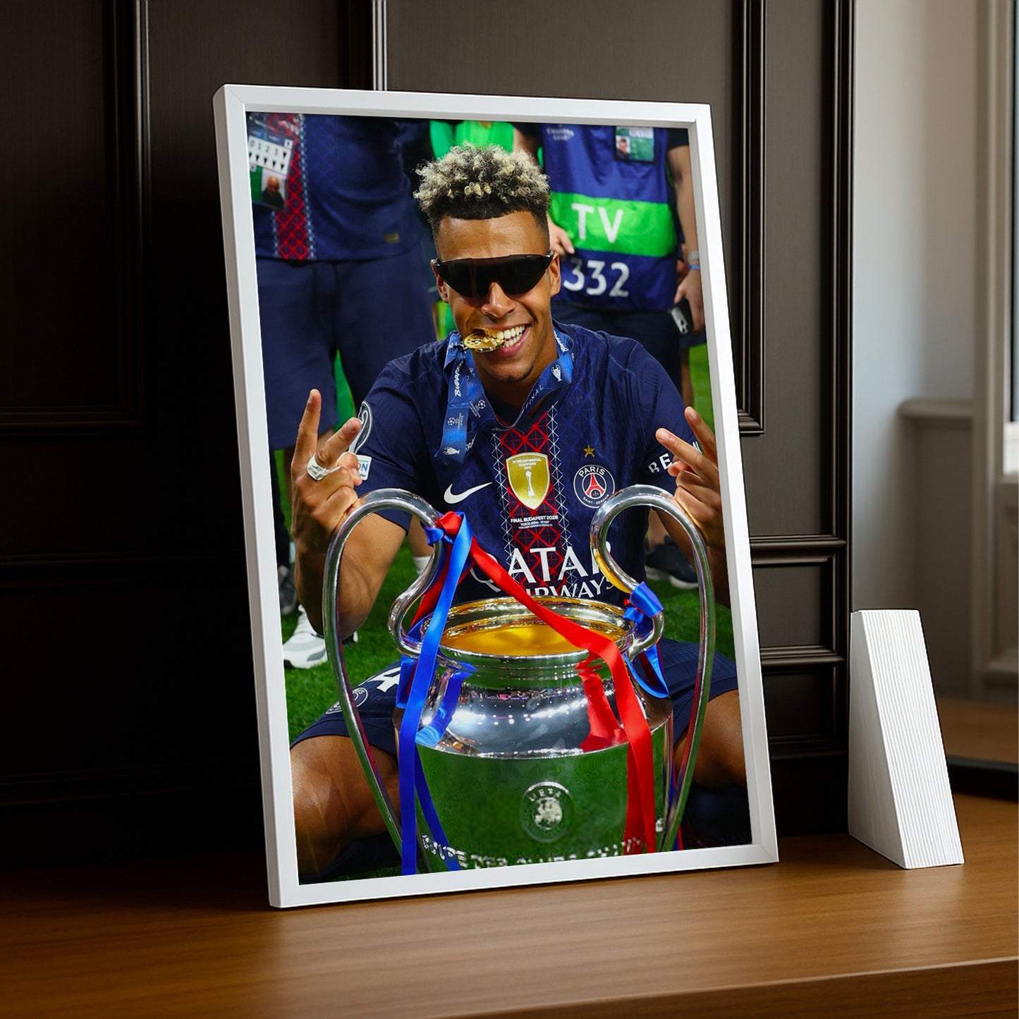 Cadre Photo Désiré Doué – Swag Trophée Champions League 2026 | PSG TonCadre