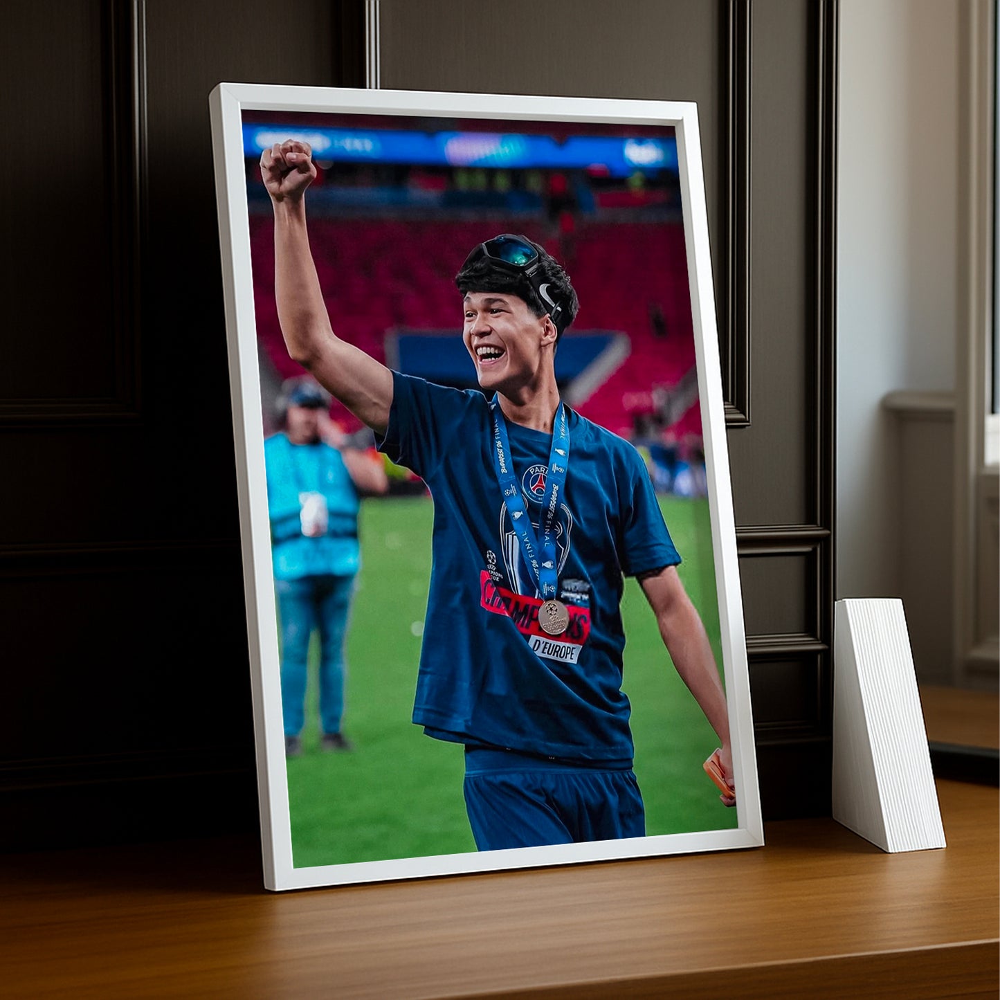 Cadre Photo Dro Fernandez – Célébration Champions League 2026 | PSG TonCadre
