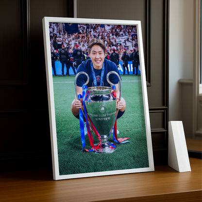 Cadre Photo Kang-in Lee – Trophée Champions League 2026 | PSG TonCadre