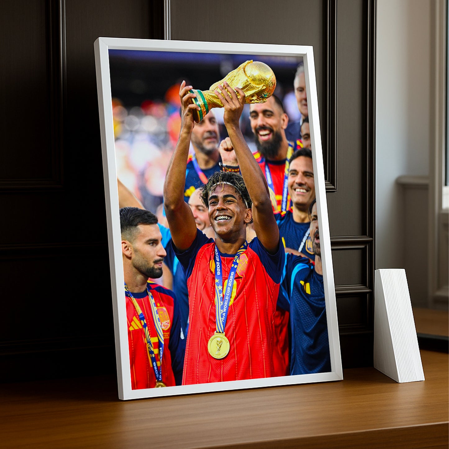 Cadre Photo Lamine Yamal Brandit le Trophée – World Cup 2026 TonCadre