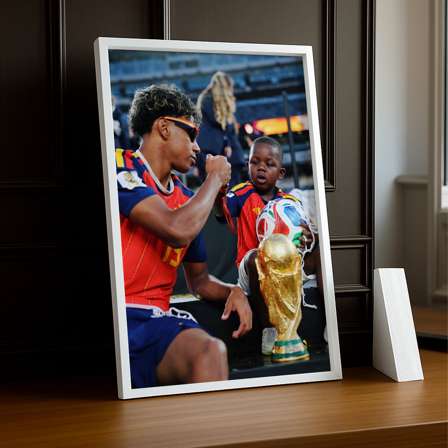 Cadre Photo Lamine Yamal & Son Petit Frère – Trophée Coupe du Monde TonCadre