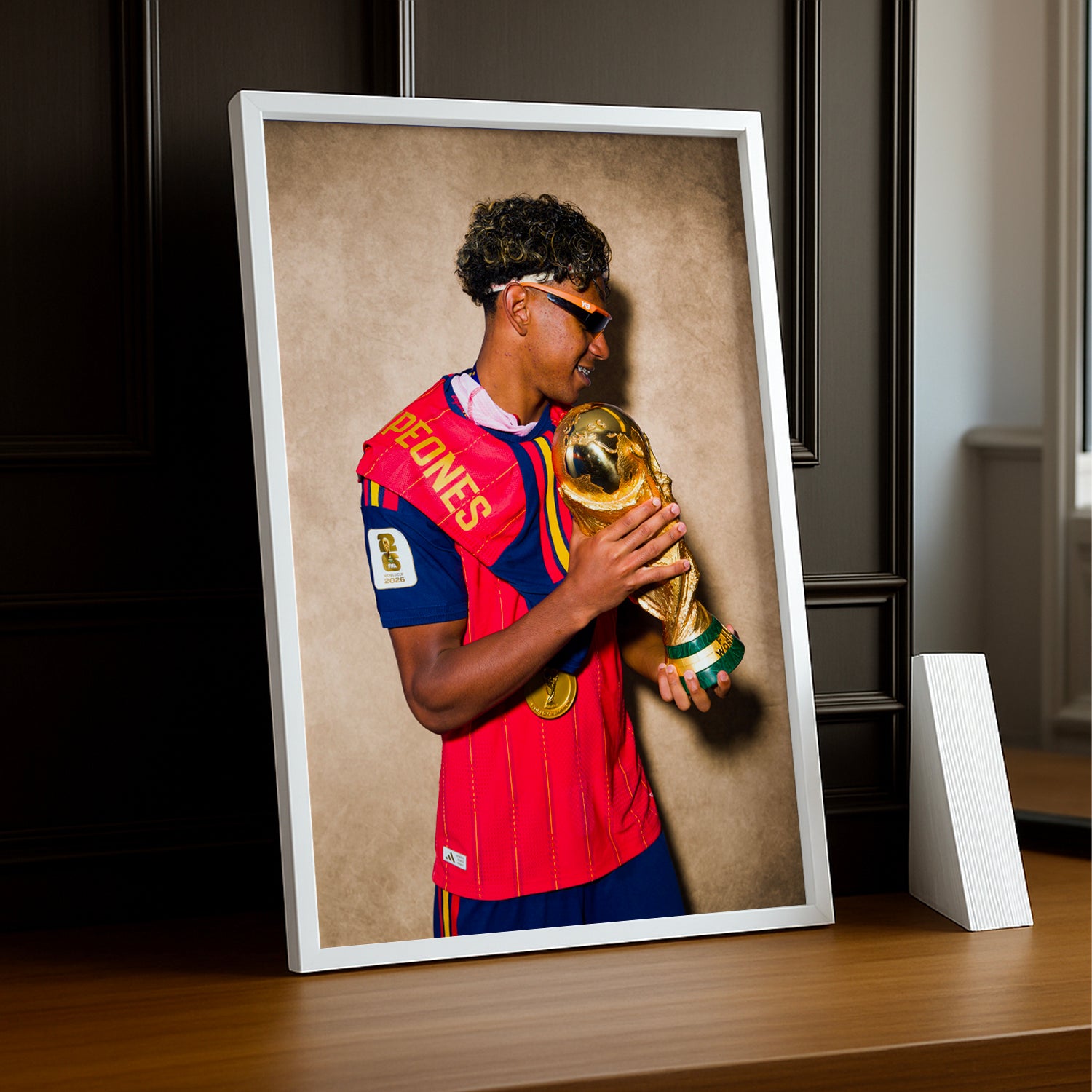 Cadre Photo Lamine Yamal Regarde le Trophée – Profil Champion TonCadre