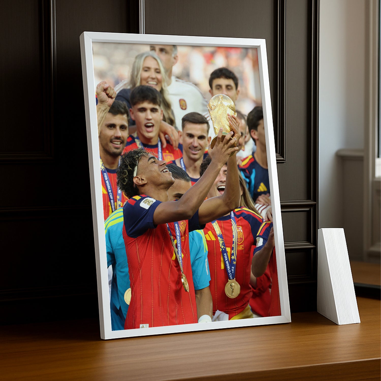Cadre Photo Lamine Yamal Soulève la Coupe du Monde 2026 – Espagne TonCadre