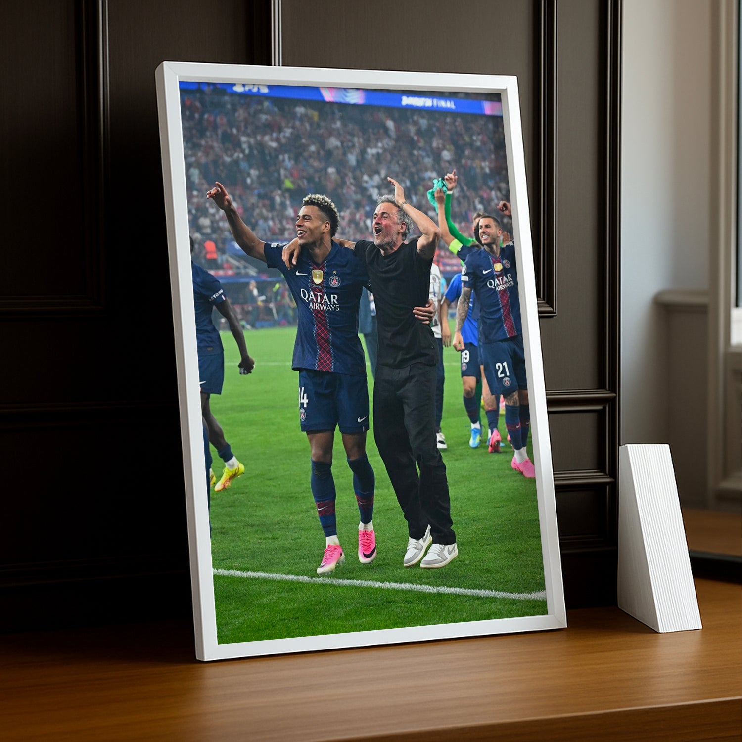 Cadre Photo Luis Enrique & Désiré Doué – Célébration Champions League 2026 | PSG TonCadre
