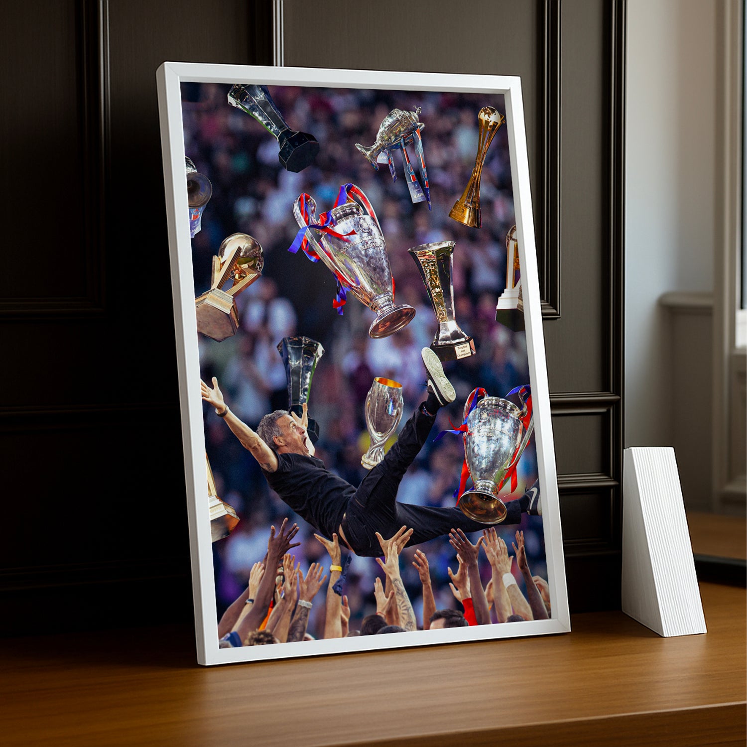 Cadre Photo Luis Enrique – Porté en Triomphe par les Joueurs PSG 2026 TonCadre