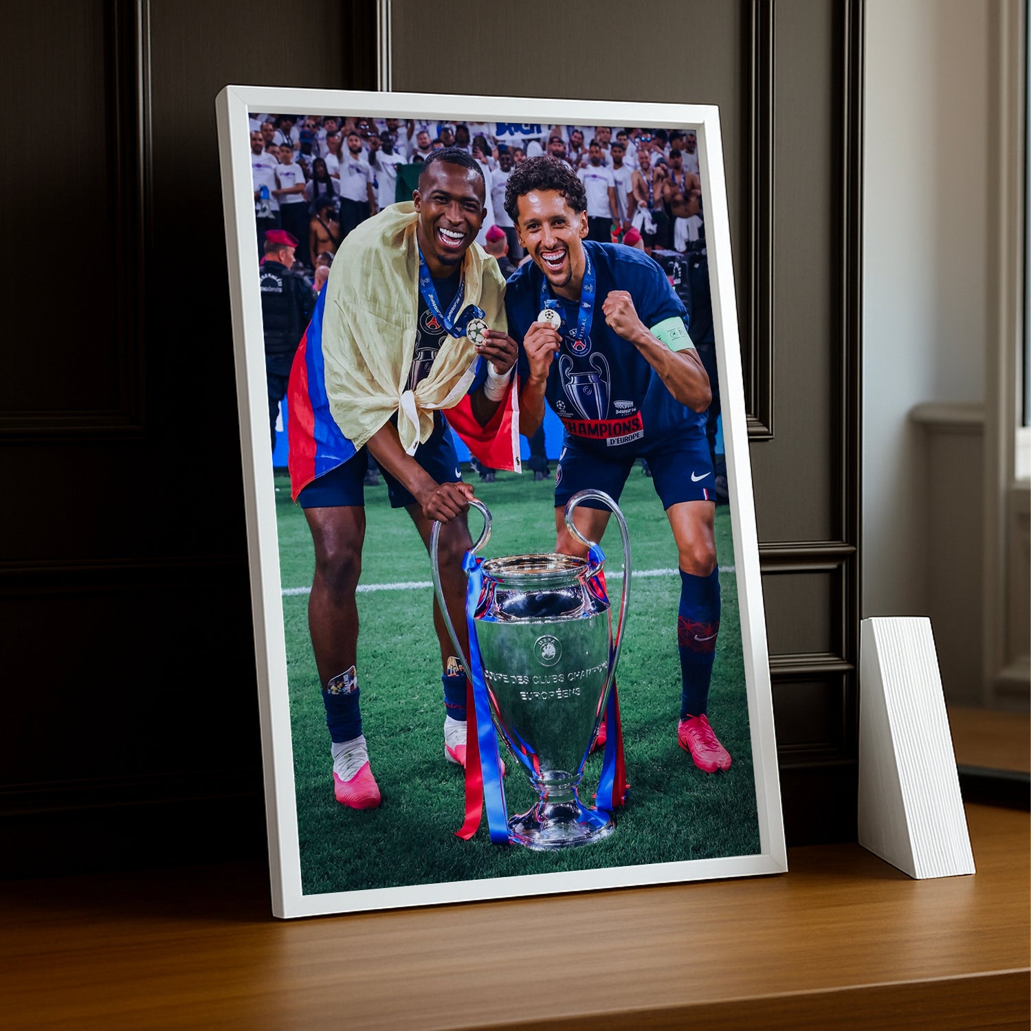 Cadre Photo Pacho & Marquinhos – Trophée Champions League 2026 | PSG TonCadre