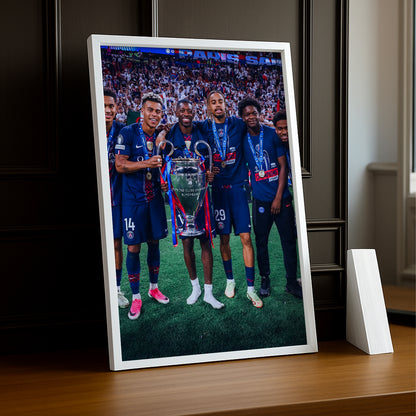 Cadre Photo PSG – Groupe de Joueurs Trophée Champions League 2026 TonCadre