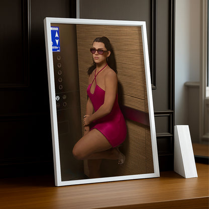 Poster Grand Theft Auto VI – Lucia Ascenseur Encadré TonCadre