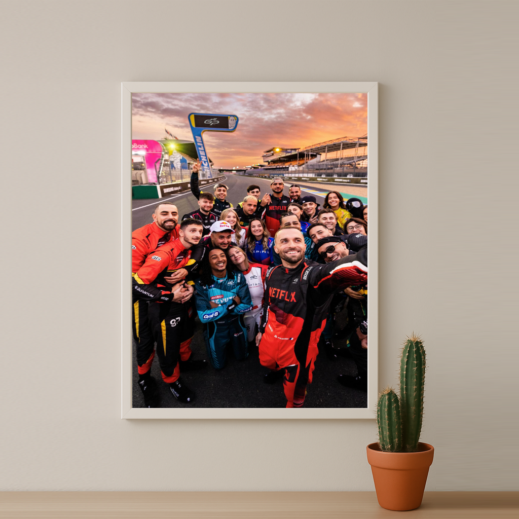 Poster encadrée GP Explorer - Selfie Squeezie