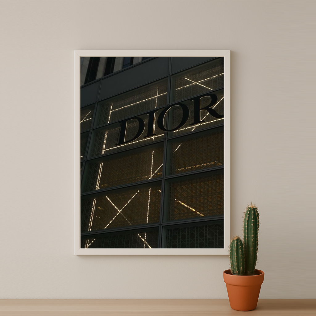 Cadre photo Dior logo by night