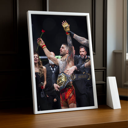 Cadre photo UFC - Ilia Topuria Champion