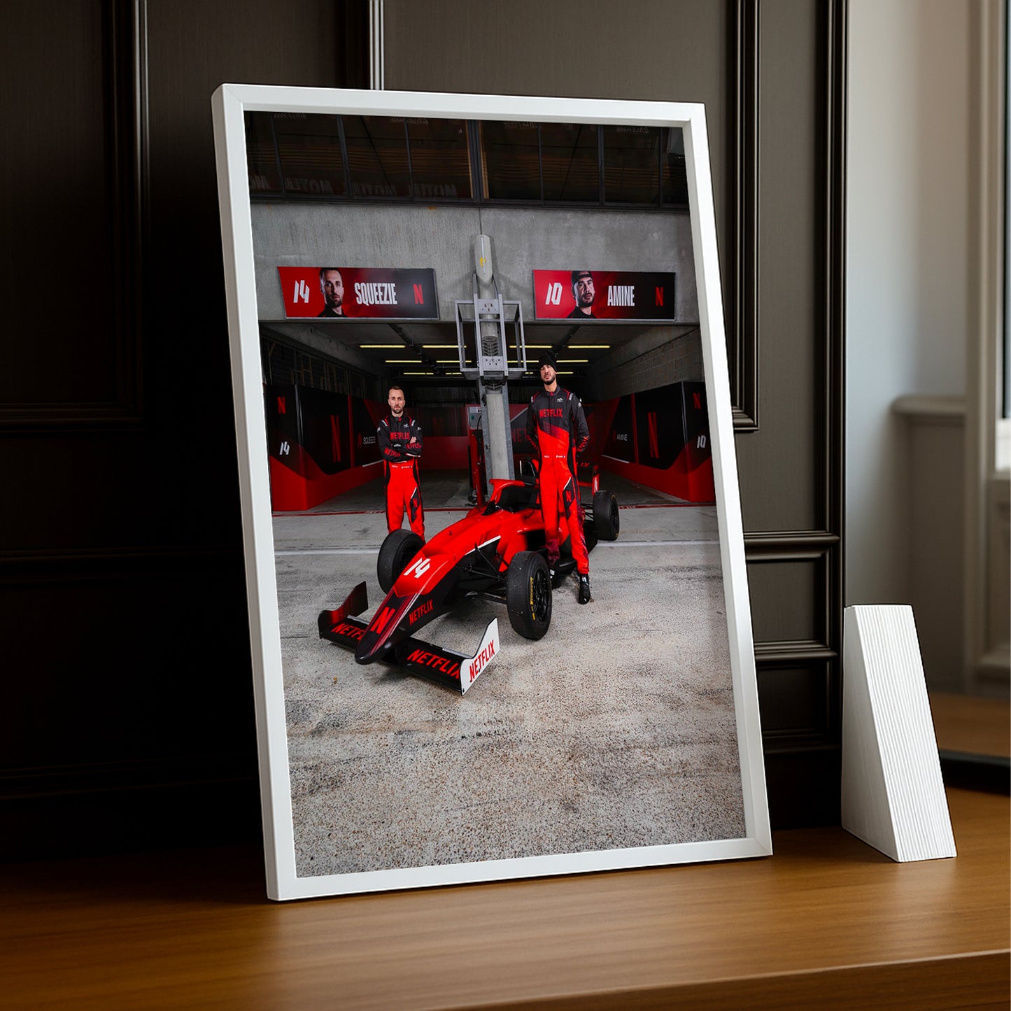 Poster encadrée GP Explorer - Écurie Netflix Squeezie x AmineMaTue